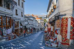 gjirokaster-albania-gdzie-wybrać-się-na-wakacje-za-granicą-2024