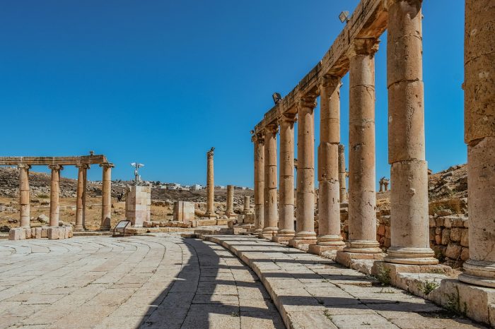 pillars-ile trwa lot do jordanii