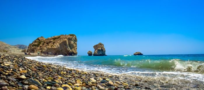 plaża-na-cyprze-temperatura-wody