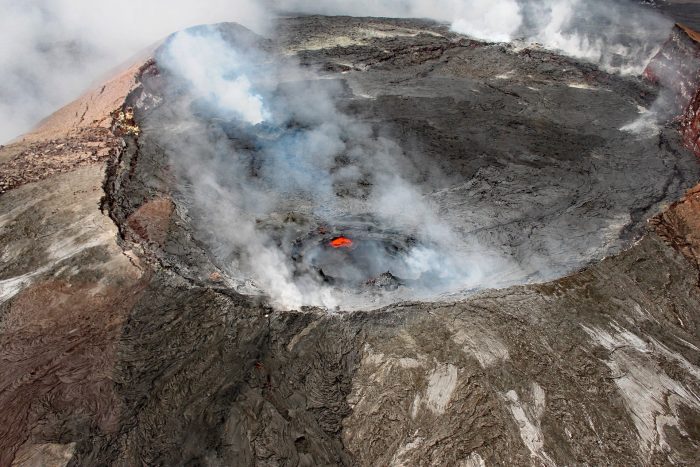 tusysta robiać selfie wpadł do wulkanu