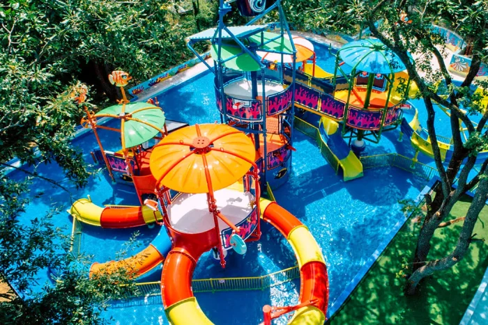 resort-aquapark-zjezdzalnia-dla-dzieci
