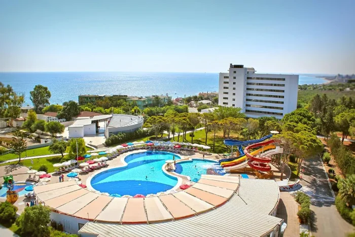 salamis-bay-conti-teren-hotelu-aquapark