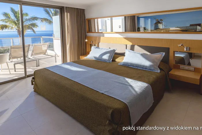 pokój z łóżkiem w hotelu R2 Bahia Playa Design opinie