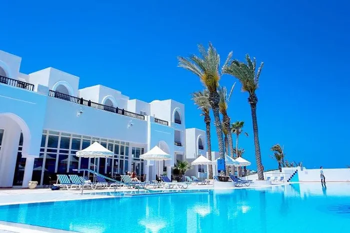 al-jazira-beach-obiekt-teren-hotelu-basen