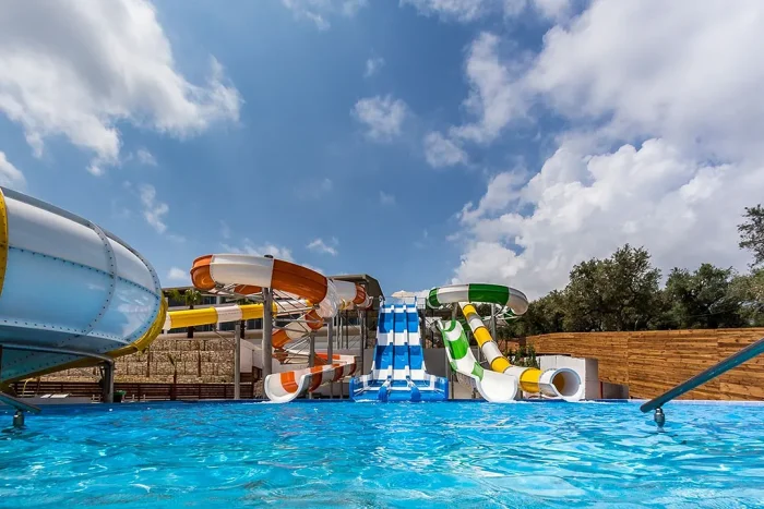 caretta-paradise-basen-aquapark-zjezdzalnia-wakacje-z-dziećmi