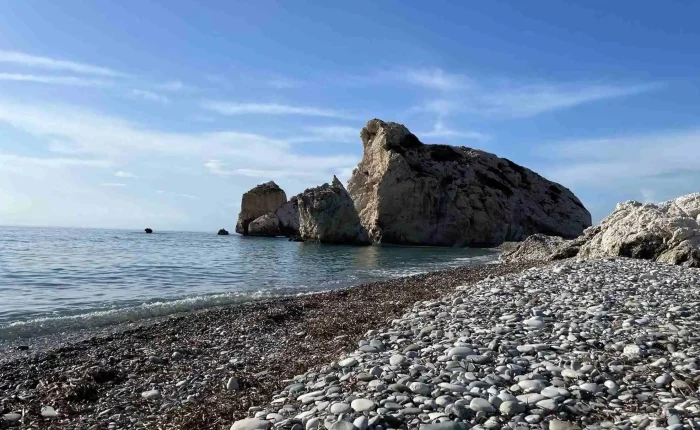 Skała-Afrodyty-największe-atrakcje-wyspy-Cypr