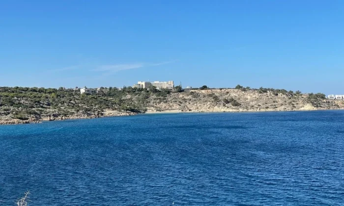 wybrzeże na wyspie Cypr gdzie na wypoczynek z dziećmi