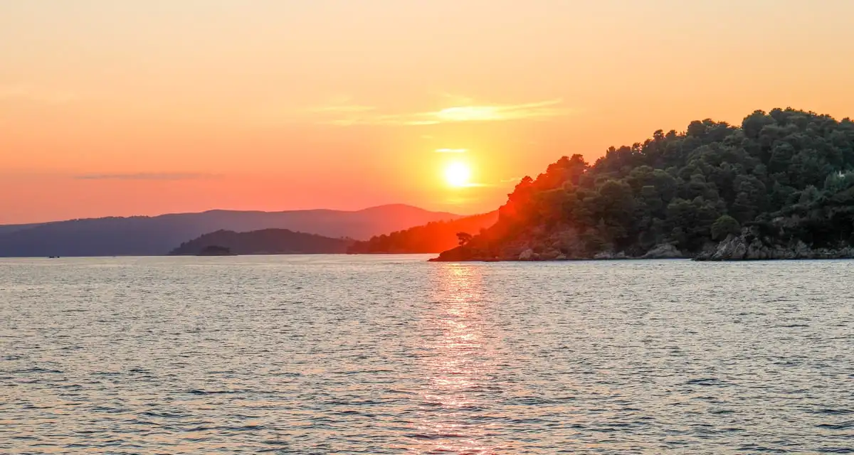 zachód słońca w Grecji w październiku