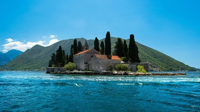 Atrakcje-Bałkanów-Adriatyk-Wyspa-wakacje