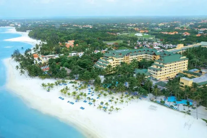 widok-na-hotel-coral-costa-caribe-i-plażę