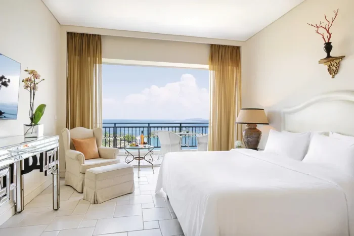 luksusowo-wyposażony-pokój-w-hotelu-grecotel-eva-palace-luxury-beach-resort