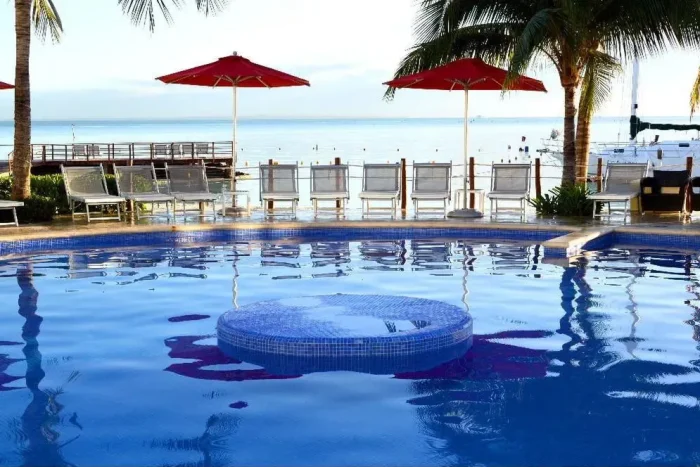 widok-na-basen-hotelu-cancun-bay-resort-basen