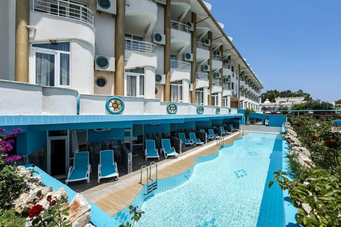 hotel-miarosa-kemer-beach-basen