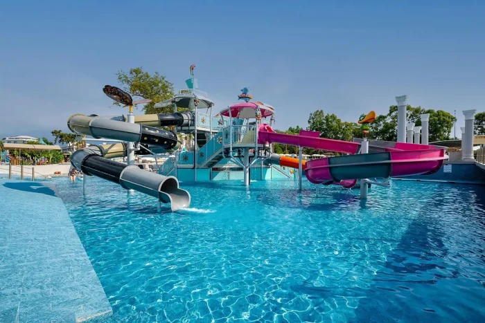 hotel-miarosa-kemer-beach-basen-zjezdzalnia-dla-dzieci