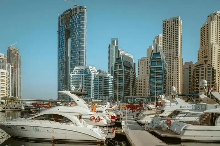 tanie noclegi w dubai marina apartamenty