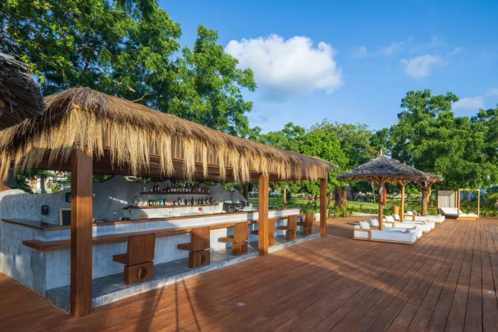 kwanza-resort-by-sunrise-pool-bar