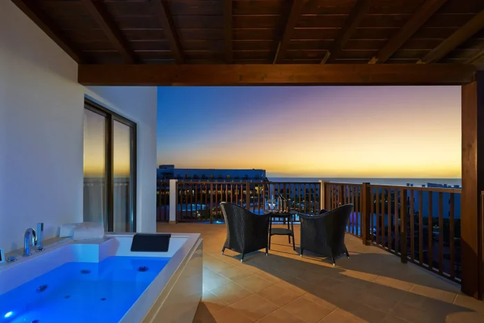 melia-dunas-beach-resort-spa-balkon-taras-basen